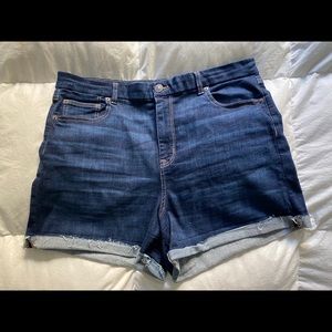 AEO Curvy High Rise Shorts